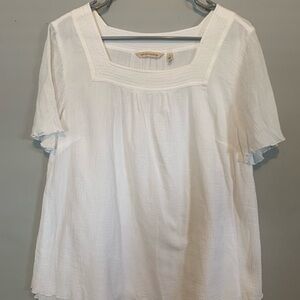 Soft Surrounding White gauzy Top